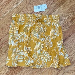 NWT ROXY Elastic waist tropical print mini skirt